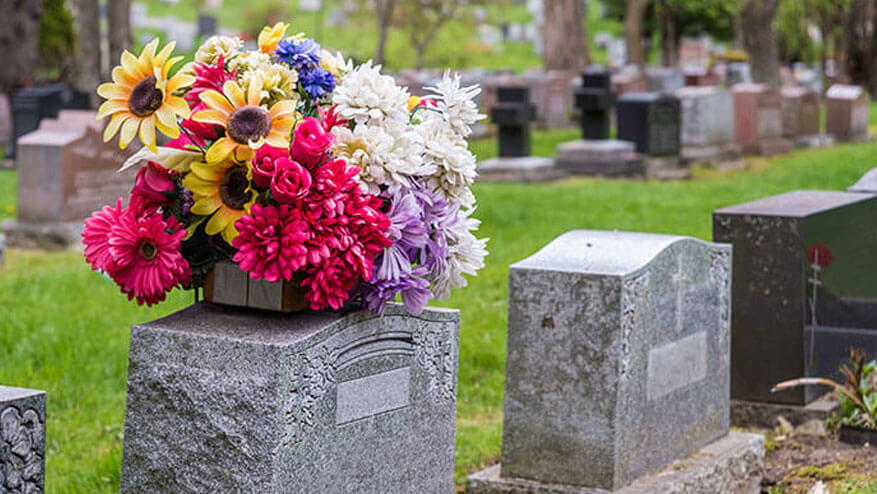burial service memorial options
